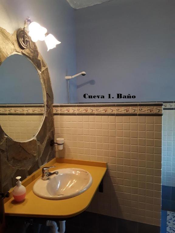 Cuevas Lourdes Villa Benamaurel Exterior photo